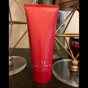 *Carolina Herrera Body Lotion